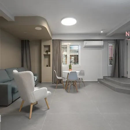 Paradis, Nilie Hospitality Mgmt Salonic